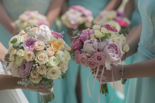 Hochzeitssträuße aus Rosen — Stockfoto