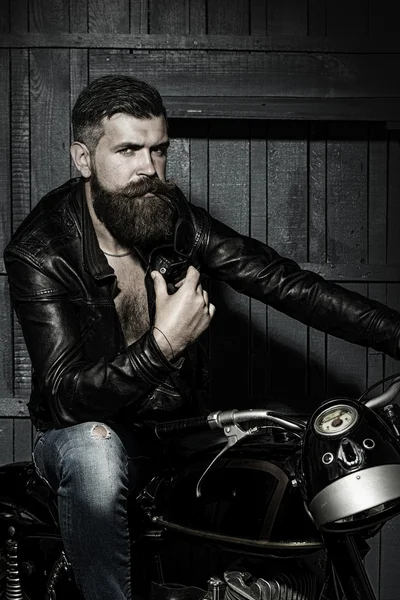 Brutal masculino motociclista — Fotografia de Stock