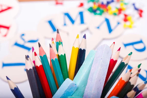 Escola colorida estacionária — Fotografia de Stock