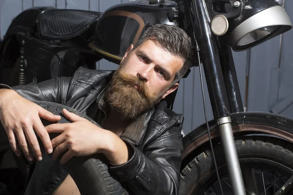 Attractive man with wheel — Stock fotografie