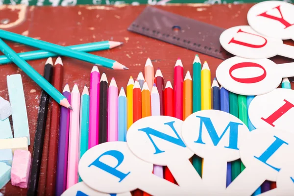 Colorful stationary on desk — Stock fotografie