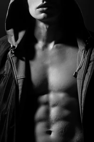 Kukuleta ile ceketli adamı