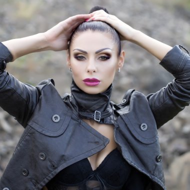 Bisikletçinin ceket kadında