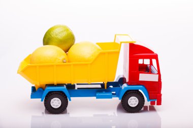 Limon ve kireç kamyon üzerinde