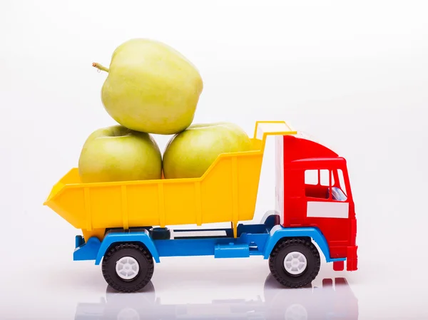 Äpfel auf LKW — Stockfoto