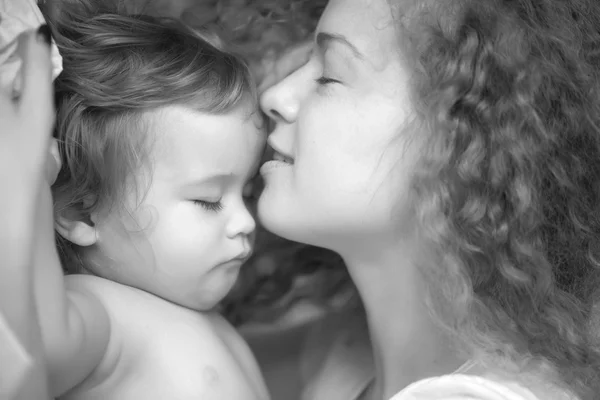 Mutter und Baby — Stockfoto