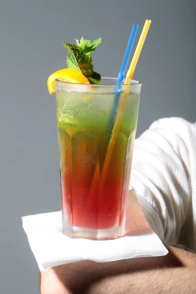 Cocktail frio verde vermelho — Fotografia de Stock