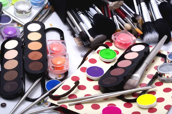 Colorido juego de maquillaje — Foto de Stock