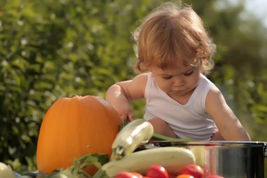 Şirin çocuk piknik