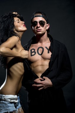 Kız ve erkek metinle