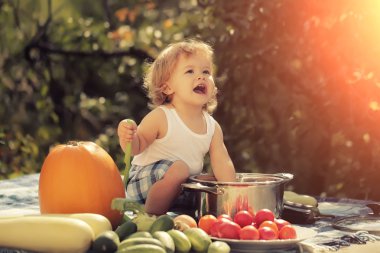 Piknik boy gülümseyerek