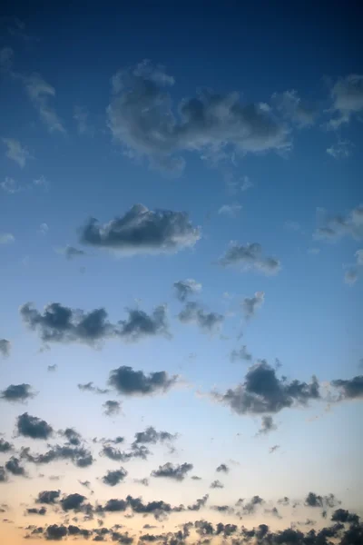 Crepúsculo nublado — Foto de Stock