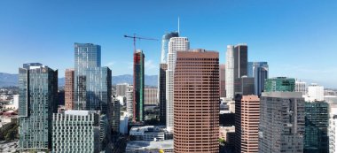 Los Angeles şehir merkezinin insansız hava aracı görüntüsü. LS 'nin geniş drone panoraması. Los Angeles 'ın havadan görünüşü. Los Angeles şehrinin panoramik silueti