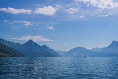 Mavi doğa geçmişi. Mavi göl, mavi gökyüzü