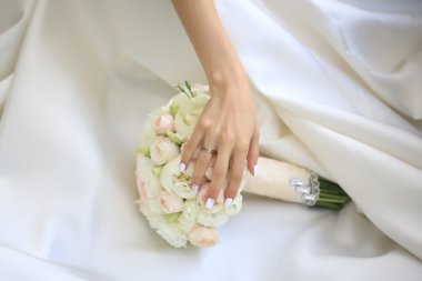 beyaz düğün çiçekleri