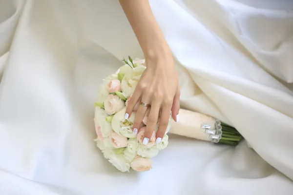 Weiße Hochzeitsblumen — Stockfoto