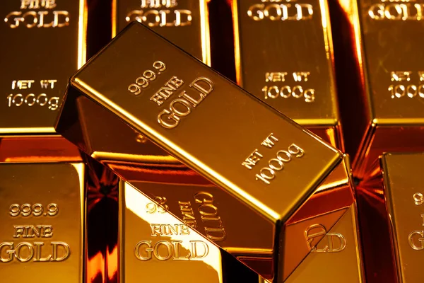 Lüks altın külçeleri. Güzel altın kavramı. Altın külçeli altın lüks. Altın külçeleri altın külçeleri