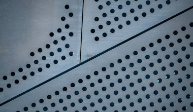 Kentsel çelik yapı kapanıyor. Grunge metalik doku arka planı. Sürgülü mekanik demir yüzey. İnşaat çelik dokusu arka planı. Yıpranmış endüstriyel metal deseni