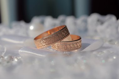 İki Altın Nikah Yüzüğü