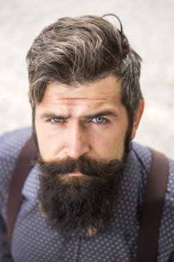 sakallı adam portresi