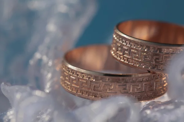 Two golden wedding rings — Stock Photo, Image