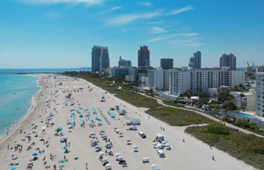 Miami Plajı hava manzaralı. Miami Okyanusu kıyısında. Miami sahili şehir manzarası. Miami Plajı