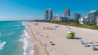 Miami şehri hava manzarası. Miami sahili şehir manzarası. Miami Plajı şehir merkezinde. Miami Okyanusu kıyısı