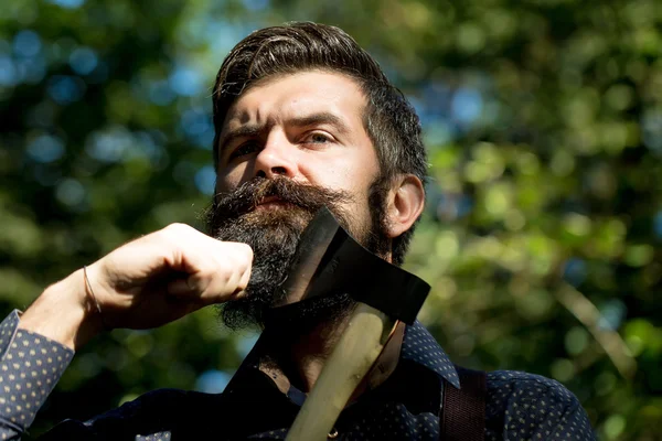 Man with axe — Stock Photo, Image