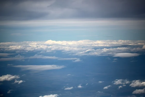 Zobacz panoramę ponad chmury — Zdjęcie stockowe
