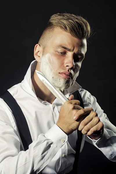 Fiú fiatal borotválkozás — Stock Fotó