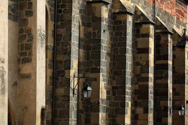 Sokak lambaları ile taş ev zaman söz konusu ürün