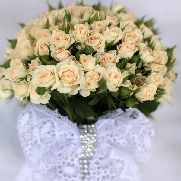 Wedding flowers with lace bow — Φωτογραφία Αρχείου