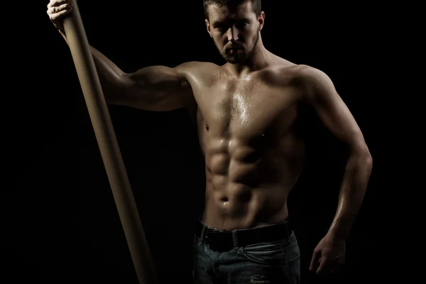 Homem muscular com barra transversal — Fotografia de Stock