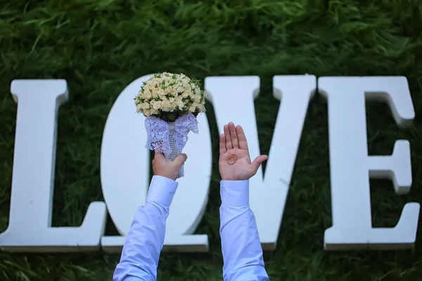 Liefde bruiloft bloemen — Stockfoto