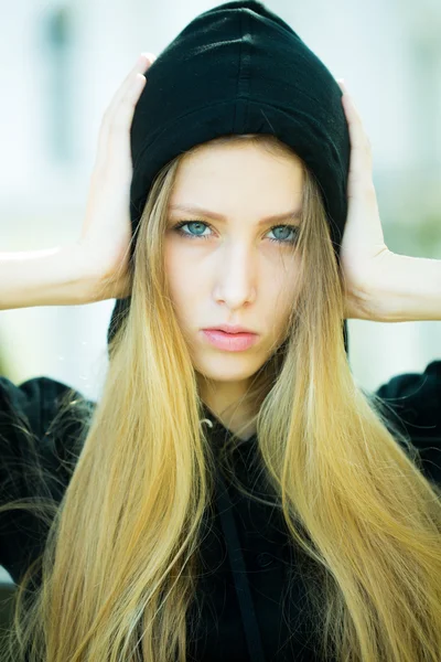 Pretty girl wearing hood — Stock Photo, Image