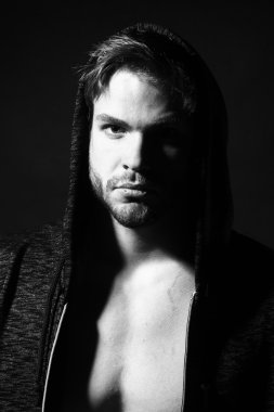 Ciddi şehvetli adam