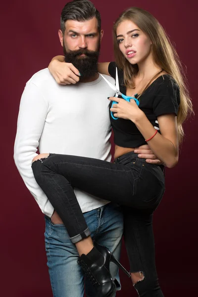 Hombre y mujer con tijeras — Foto de Stock
