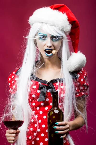 Mujer de Navidad con vino — Foto de Stock