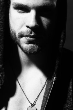 Ciddi şehvetli adam