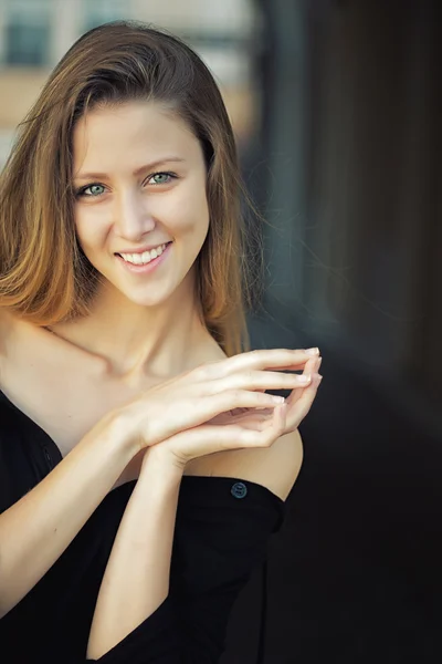 Portrait of smiling girl — Stock Photo, Image