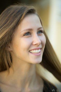 seksi sarışın genç kadın