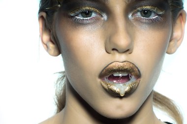 Thorn makyaj kadınla