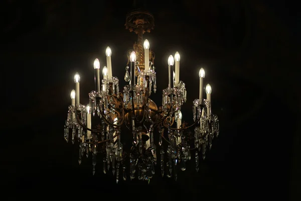Lampada di cristallo illuminante oscurità — Foto Stock