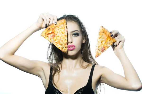 Jong meisje met pizza — Stockfoto