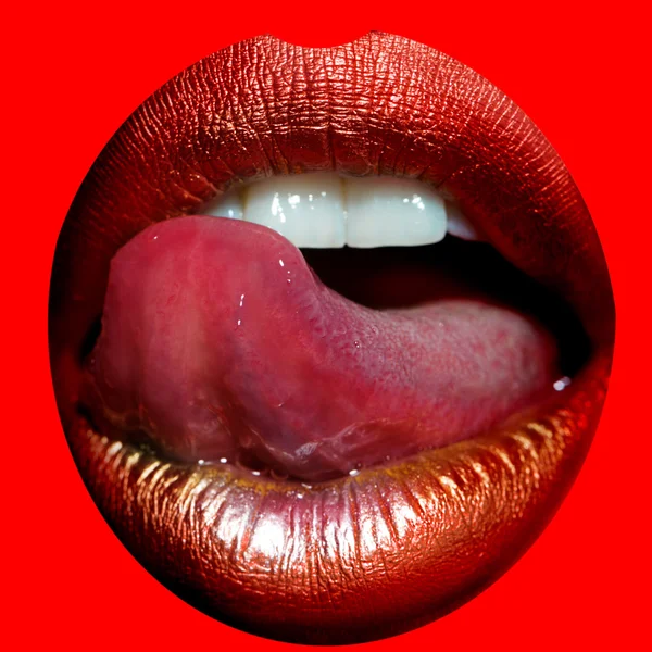Γυναικεία χείλη με τη γλώσσα — Φωτογραφία Αρχείου