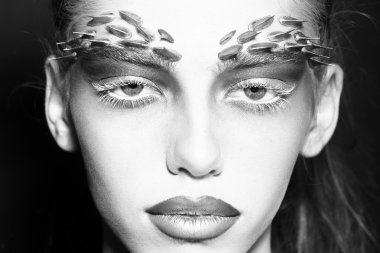 Thorn altın kadın makyaj