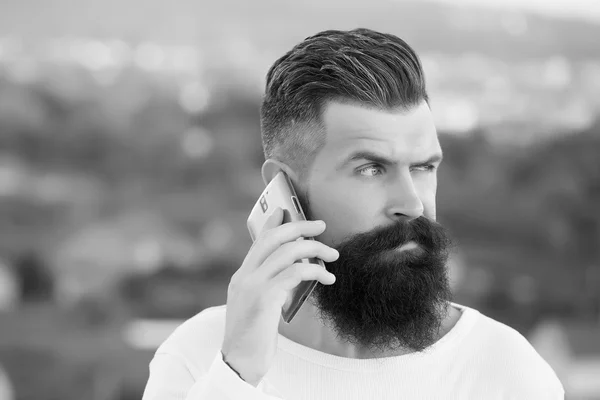 Hombre con teléfono móvil —  Fotos de Stock