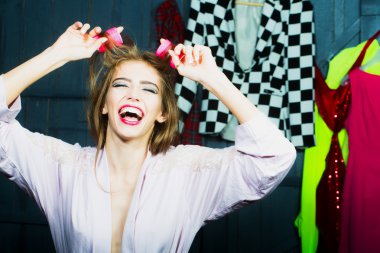 Yair-Silindirler ile çekici kız