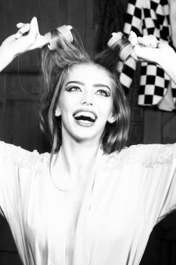 Yair-Silindirler ile çekici kız