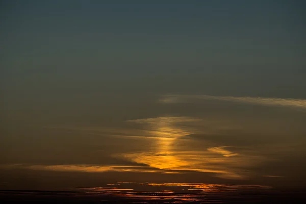 Schöne orangefarbene Flammen des Sonnenuntergangs — Stockfoto